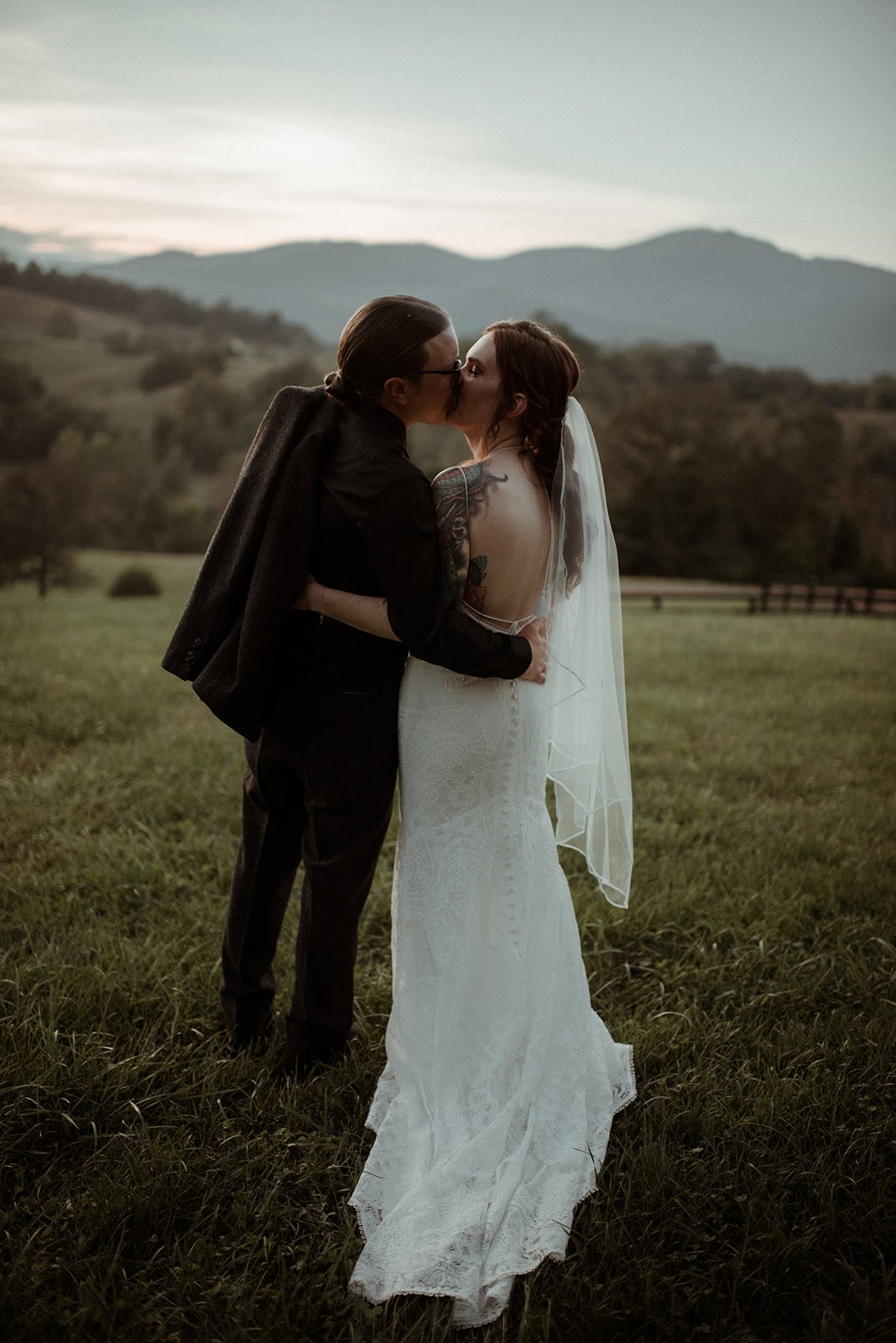 Intimate Airbnb Wedding in Virginia Mountains - Blue Ridge Wedding - White Sails Creative_110.jpg