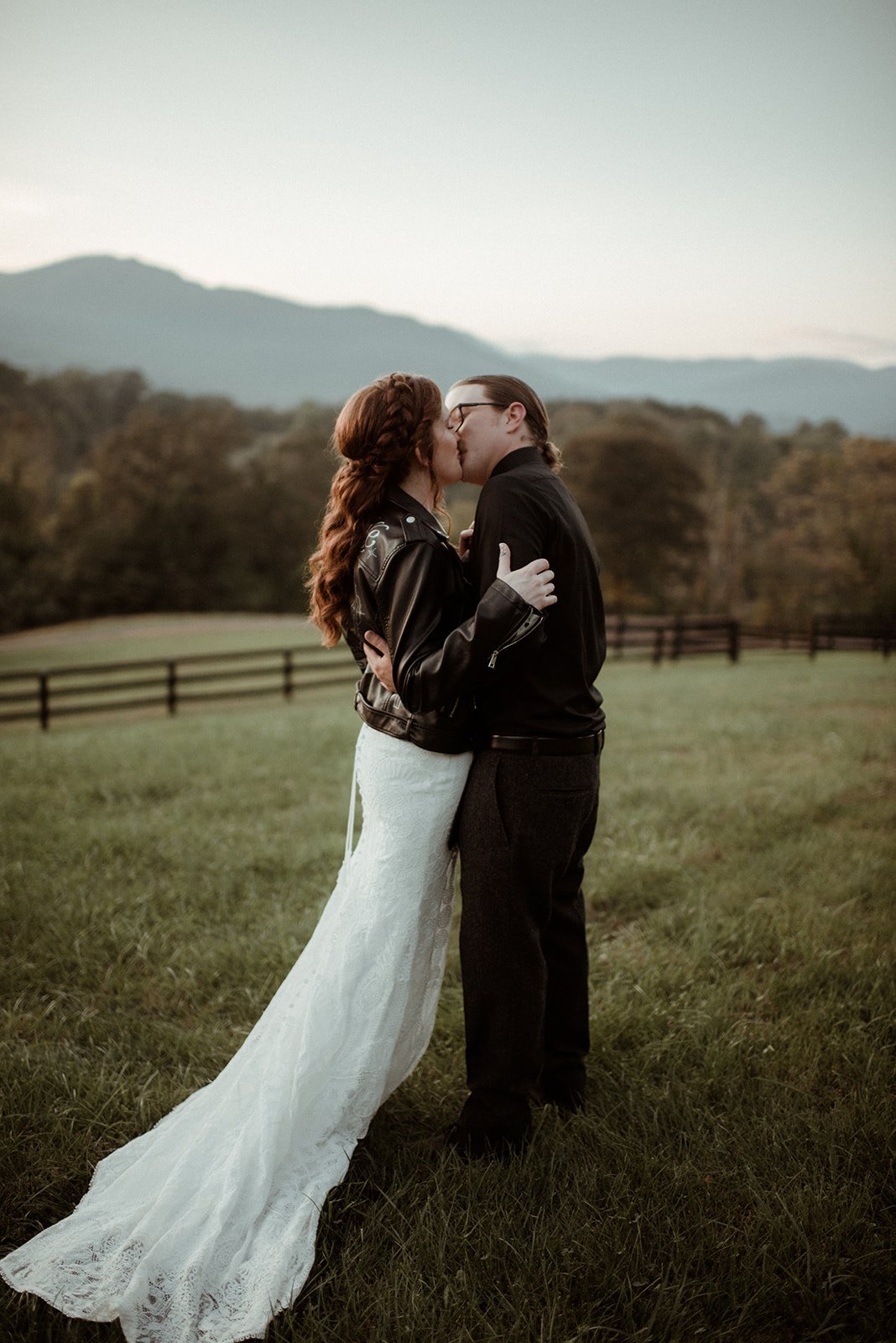Intimate Airbnb Wedding in Virginia Mountains - Blue Ridge Wedding - White Sails Creative_125.jpg
