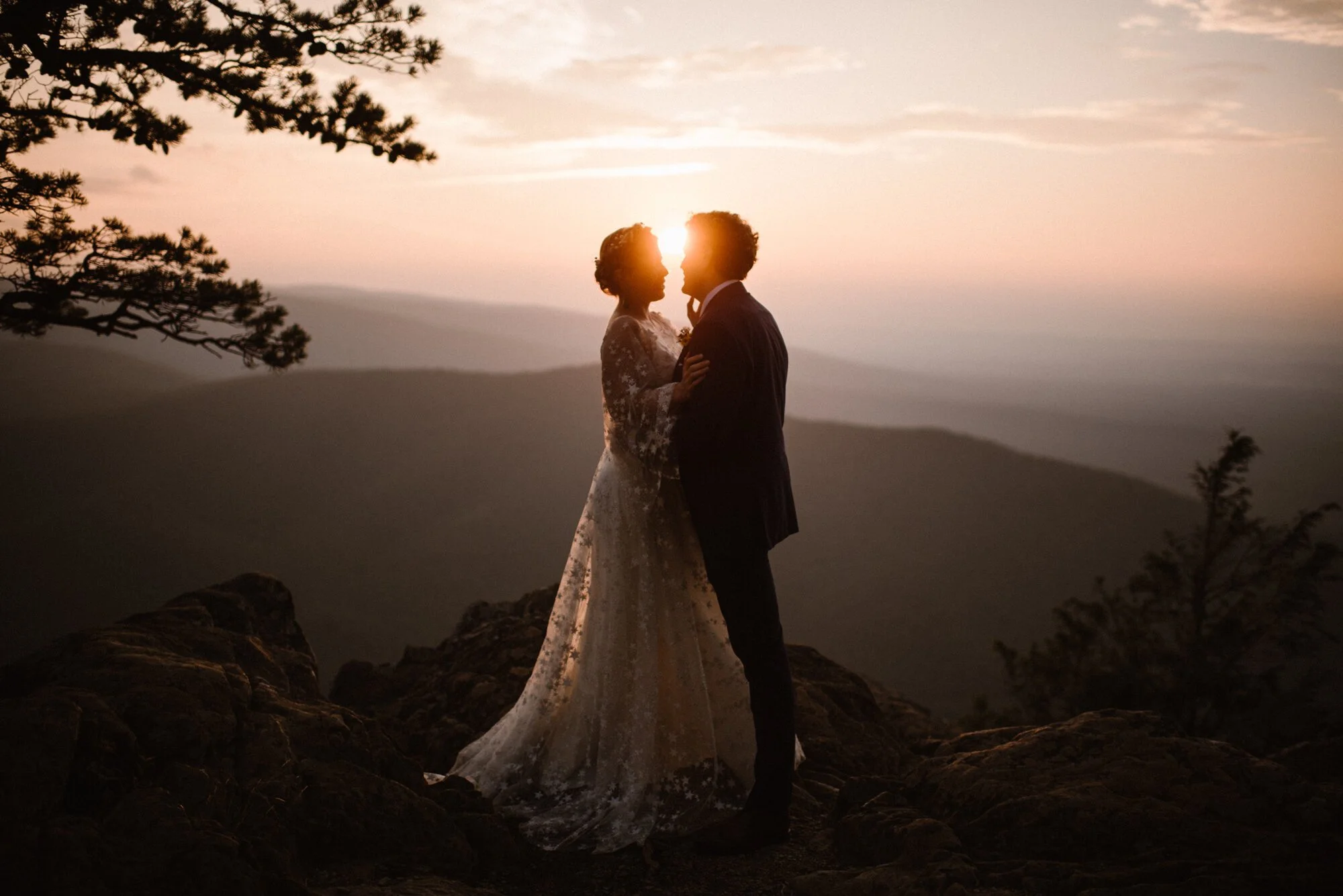 Creating Your 2 Hour Hiking Elopement Timeline
