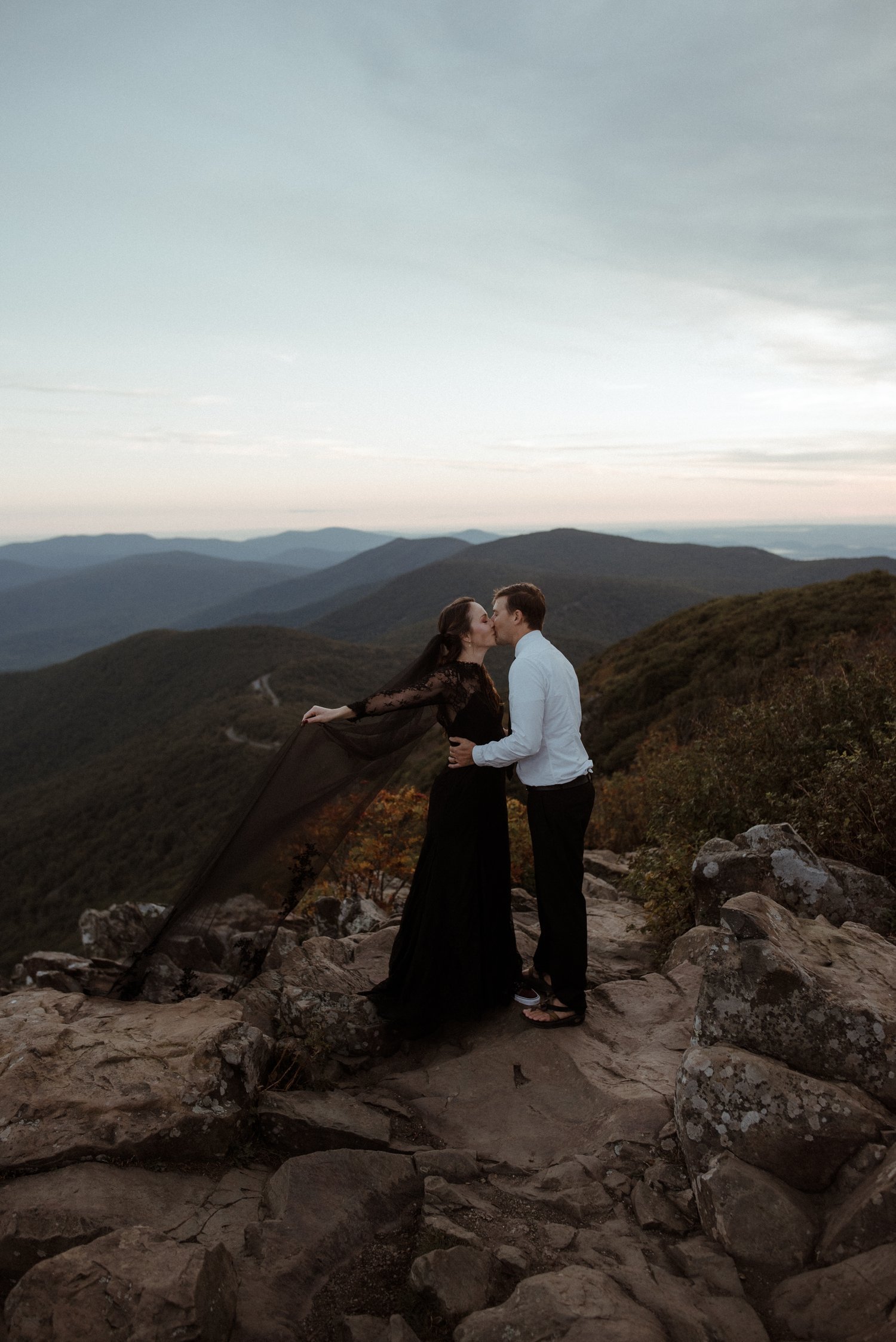 Autumn+Sunrise+Elopement+on+Stony+Man+Summit+_+Virginia+Elopement+Photographer25.jpg