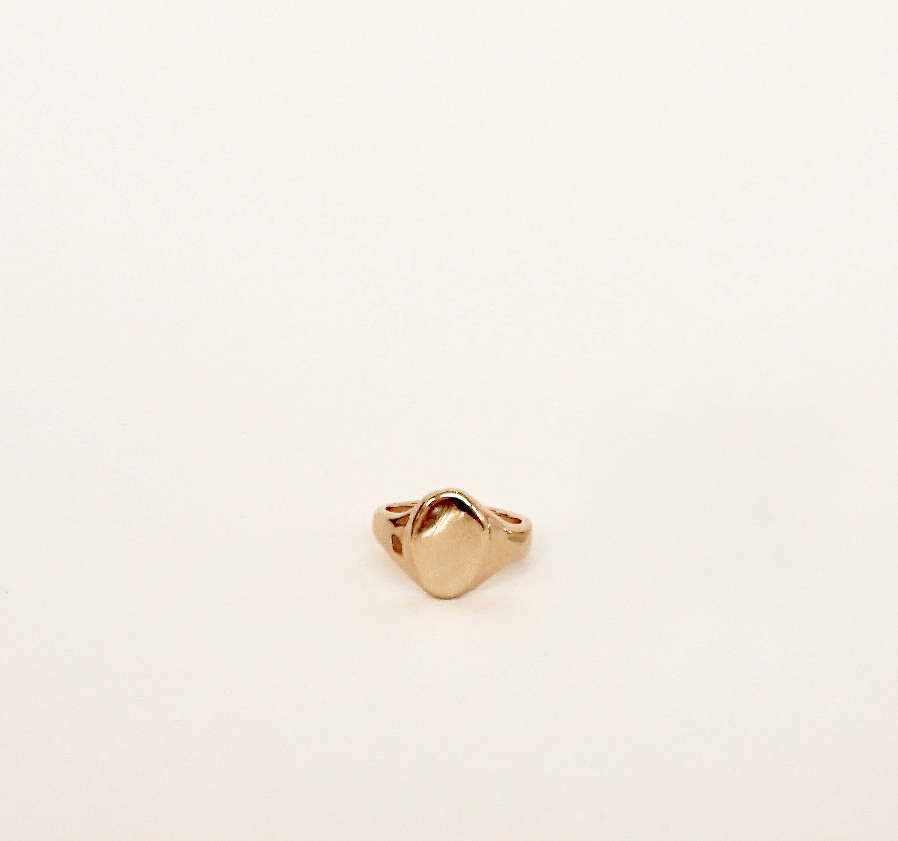 oval+silgnet+gold+2.jpg