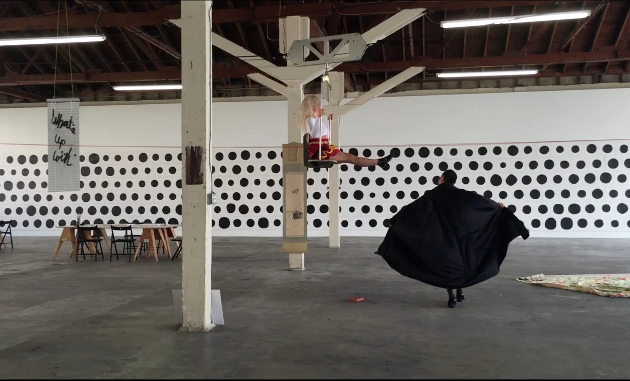 magician-approaches_1250.jpg