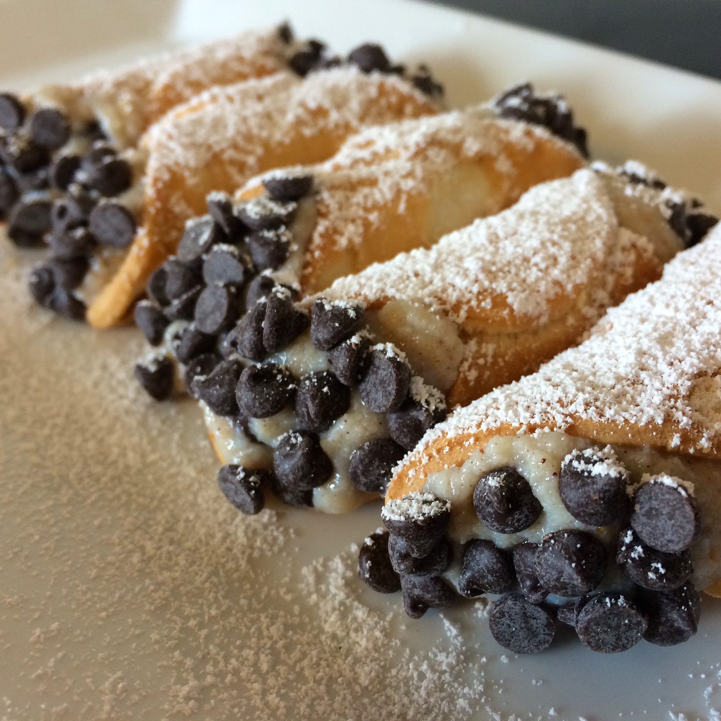 Traditional Amaretto Cannolis