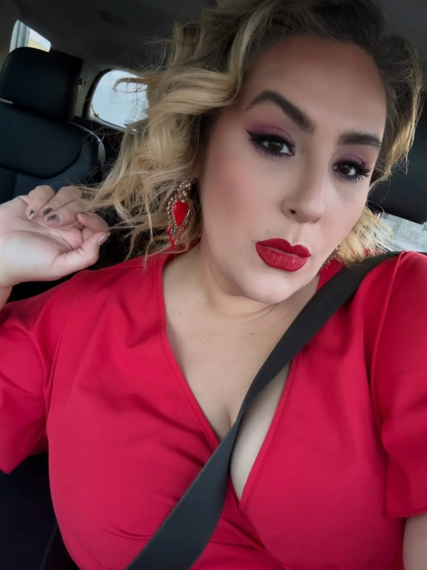 Mija. Te van a critical de todos modos. Haz lo que te d&eacute; la ch!ngada gana. 😏😎💋

Babe. They are gonna judge you anyway. Do whatever the hell you want. 🥰🫶🏼🔥