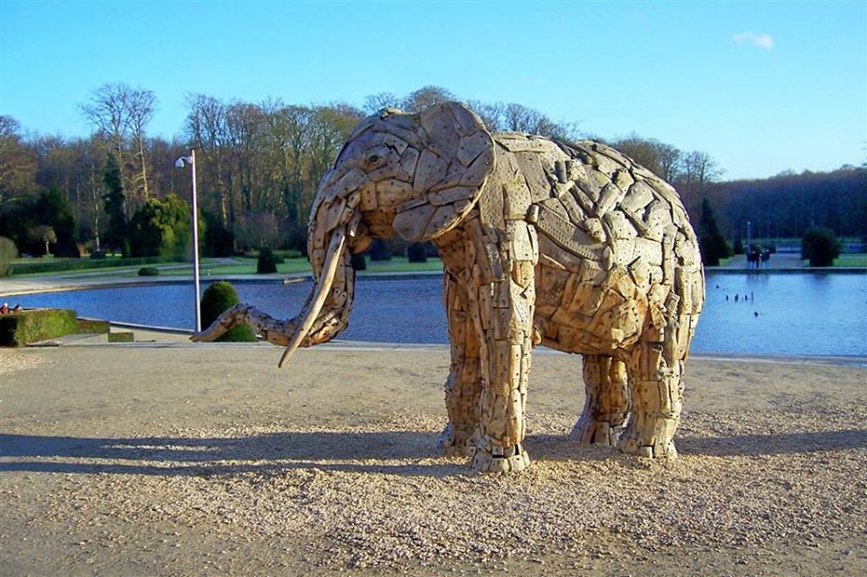 A trunkophant made of sticks!! That is crazybananas plus also soopercool too!! 