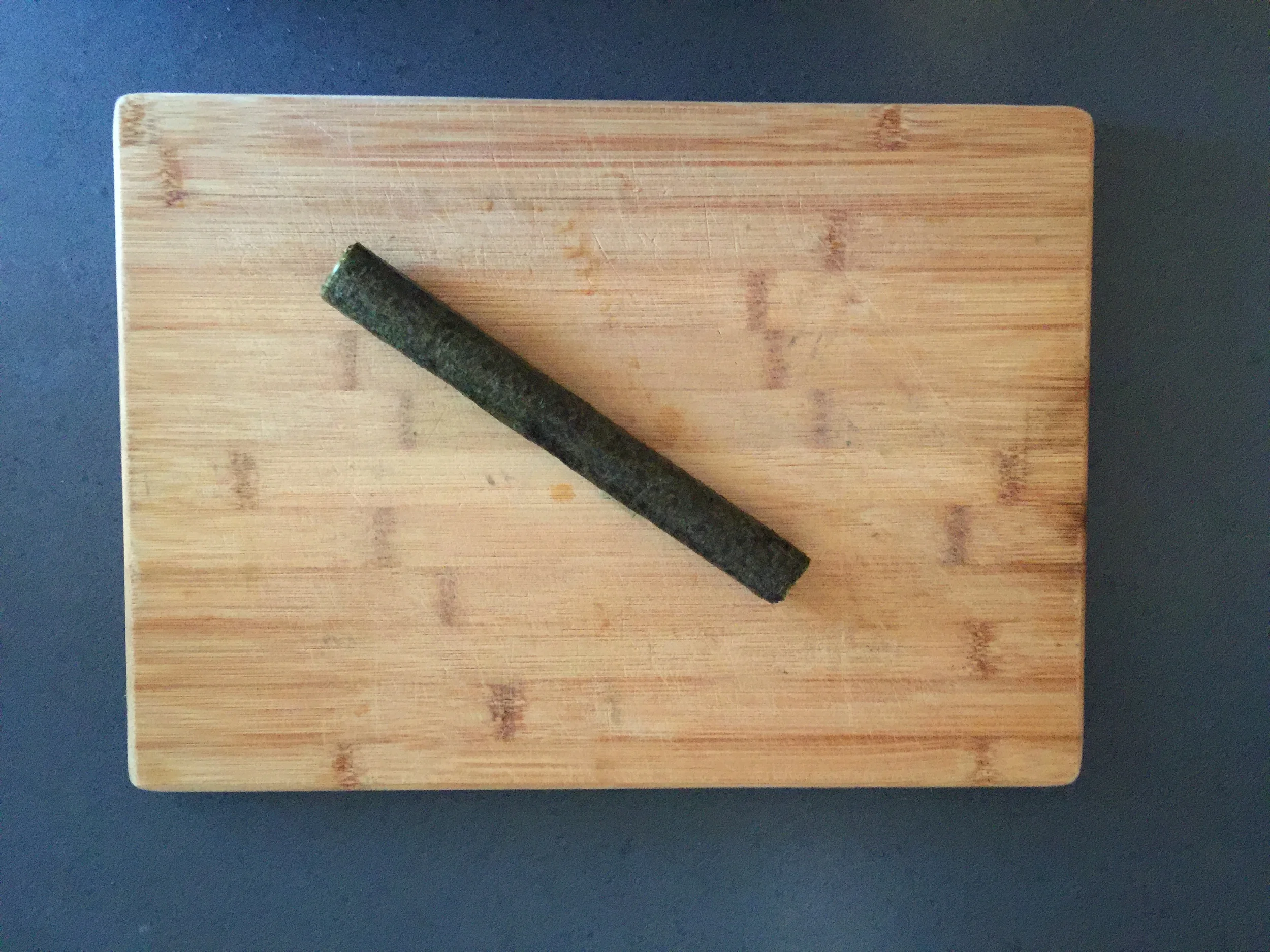 TA - DA!! One sooper'mazing NORI ROLL!! Good job, everybuddy!! ...................