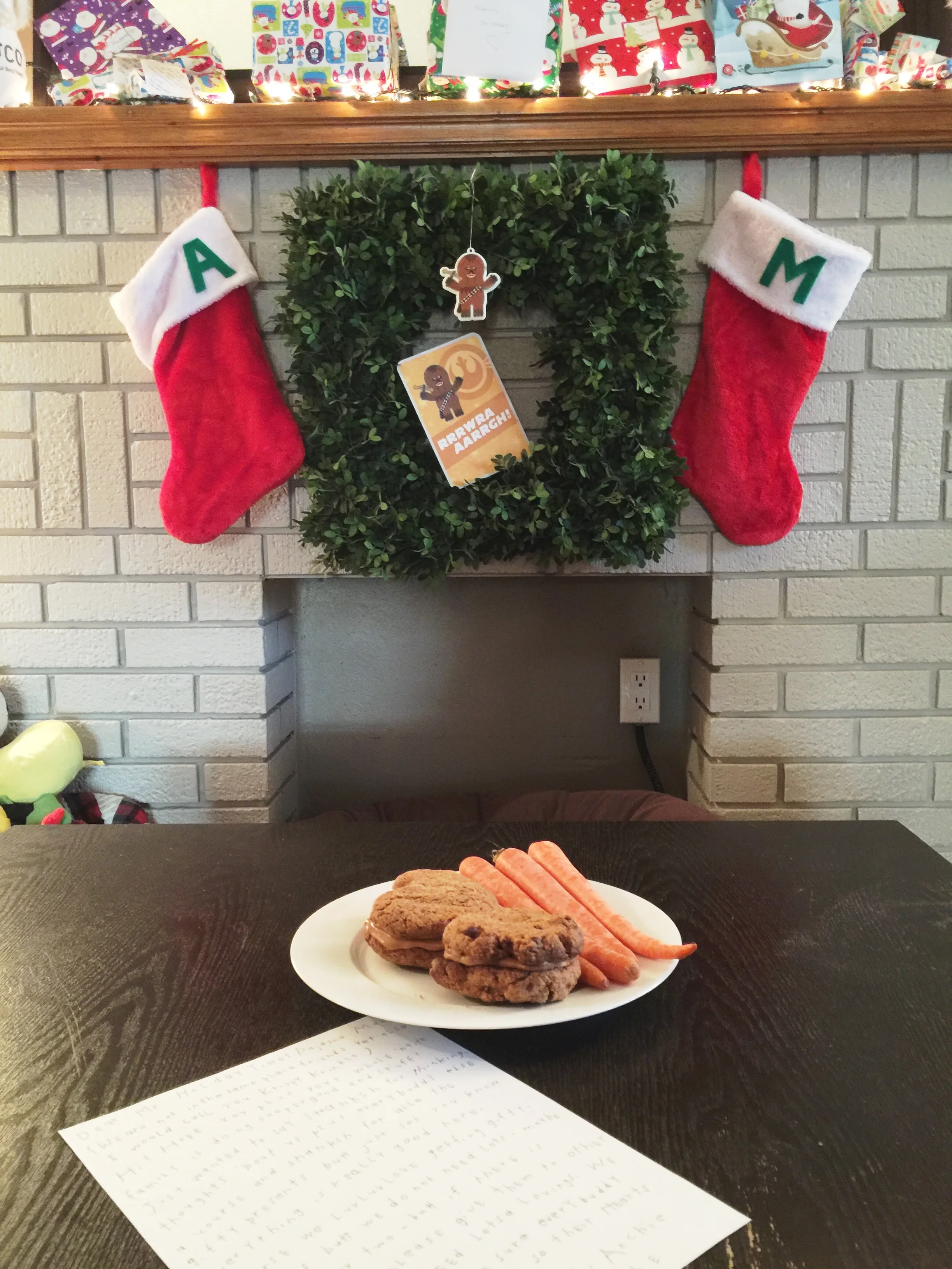This is how it looked when we went nightynightimes, guys!! 'MEMBER!!?? Yes!! Cookiecakes, carrotsticks, plus my paw-written wordybits just for him!! ....................