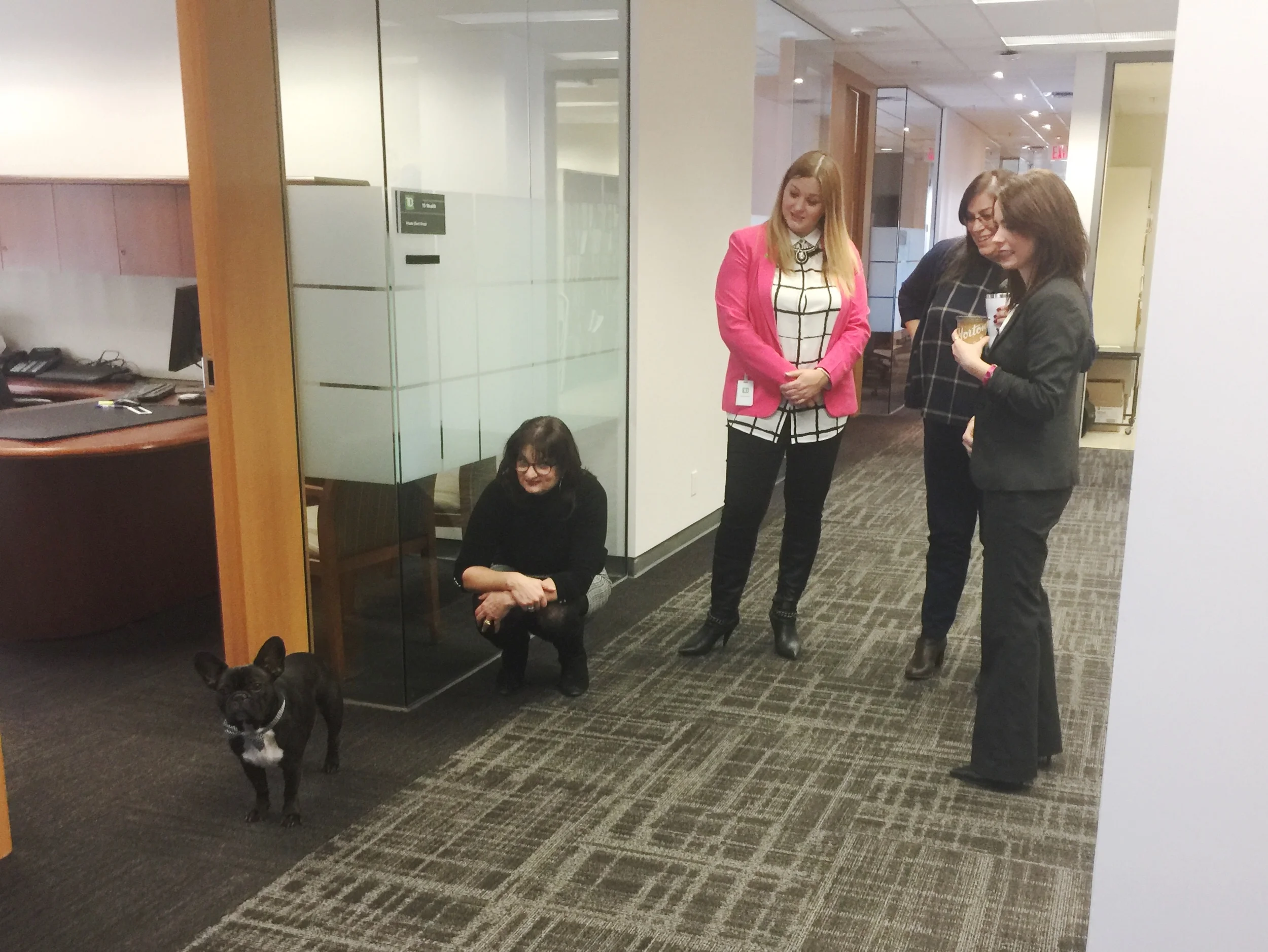 Anyhoozle, she works with lotsa soopernice peoples, guys!! They said I could choose any officeroom I wanted plus I could come in to do workerman work anytimes!! .........