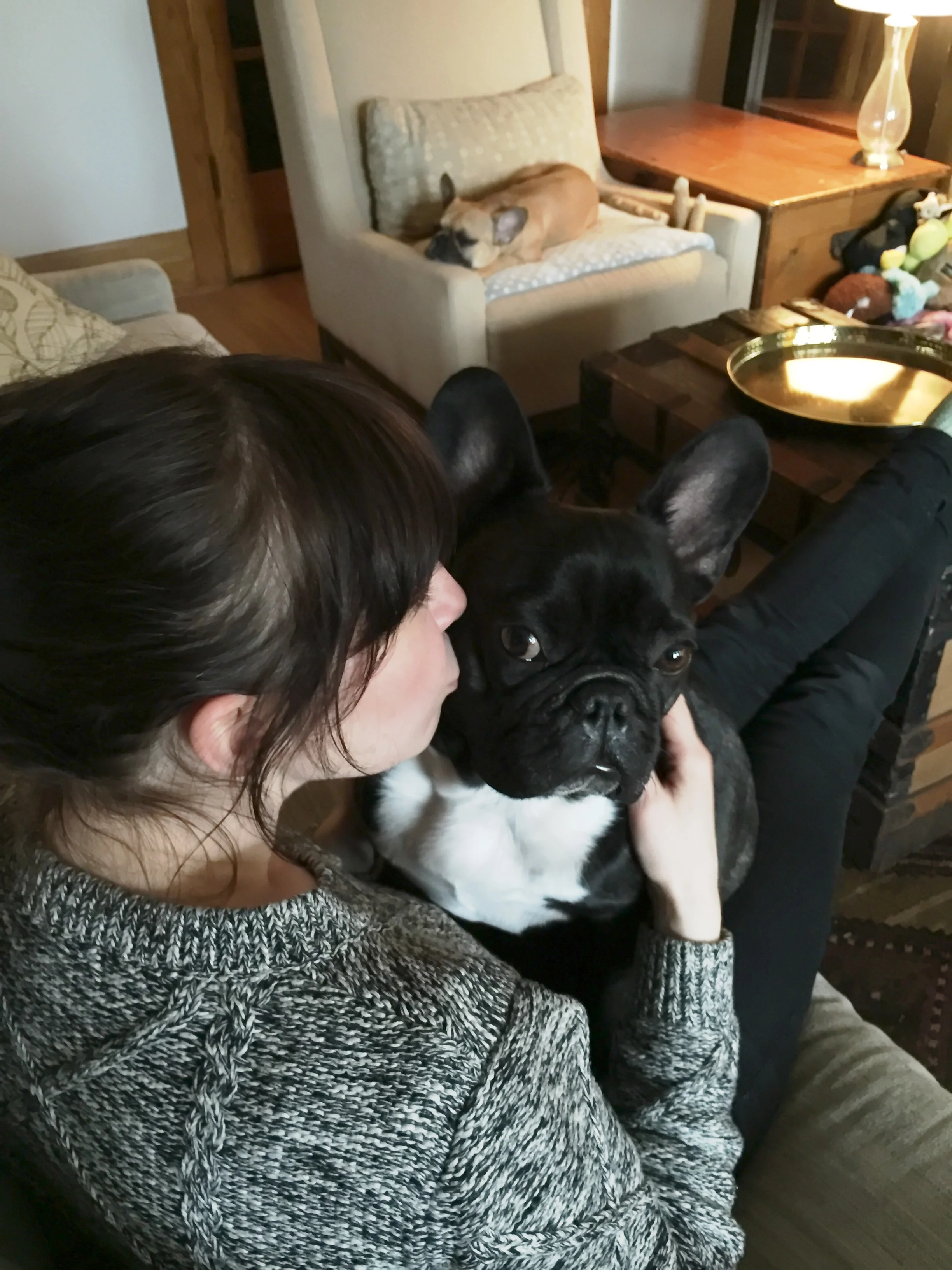 Hee hee!! It is soopereasy like that, guys!! Now my Mum is smootching me 'cuz we are trading HappyHeartHugs with extra lovings!! ...............