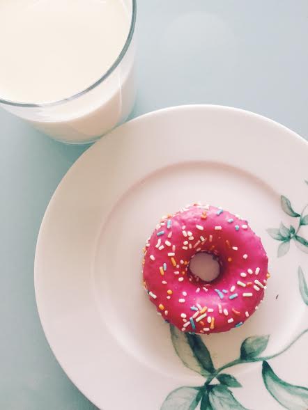 6.20 / 3:59 post meridiem // Yesterday Paloma gets home running through the door yelling, "Madeline! Madeline!" And here in Spain my name sounds more like Madeleine which is beautiful so I love it. Anyway, she's running up the stairs to me and shows me that she got me a little gift. She bought me a pink donut and she had one, too. We both went to the kitchen to eat them together. She told me how I am supposed to eat it. You make chocolate milk and break the donut apart and dip it in the milk. I chose normal milk while she chose chocolate milk and we enjoyed our little snack together. 