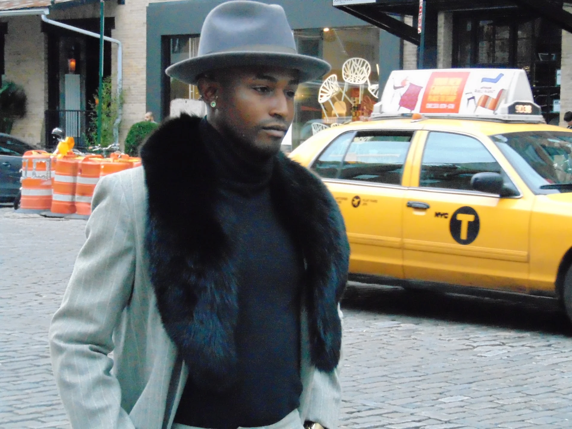 Stylish vintage clothing is increasing and shows no sign of stopping anytime soon. 