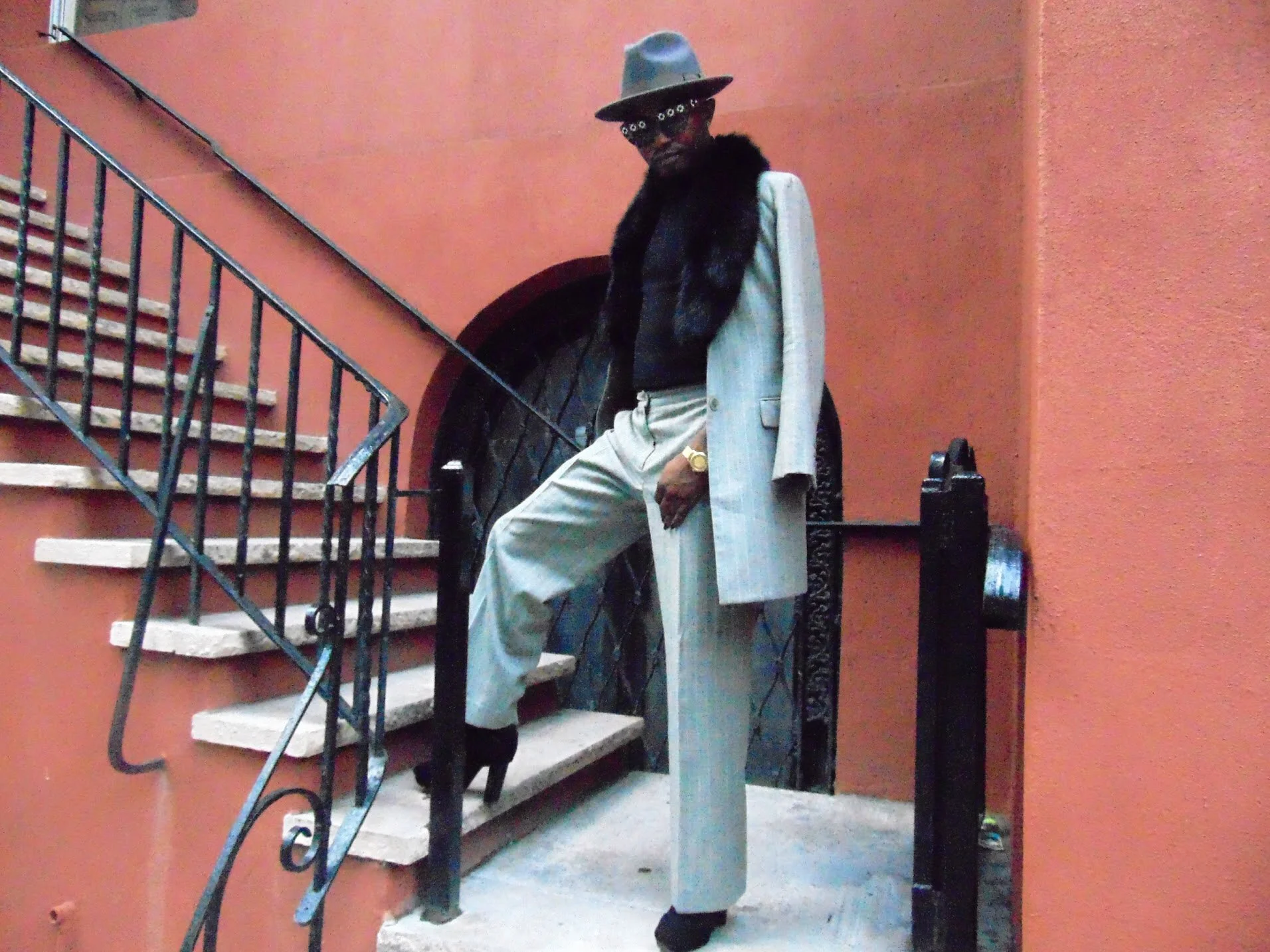 Stylish vintage clothing is increasing and shows no sign of stopping anytime soon. 