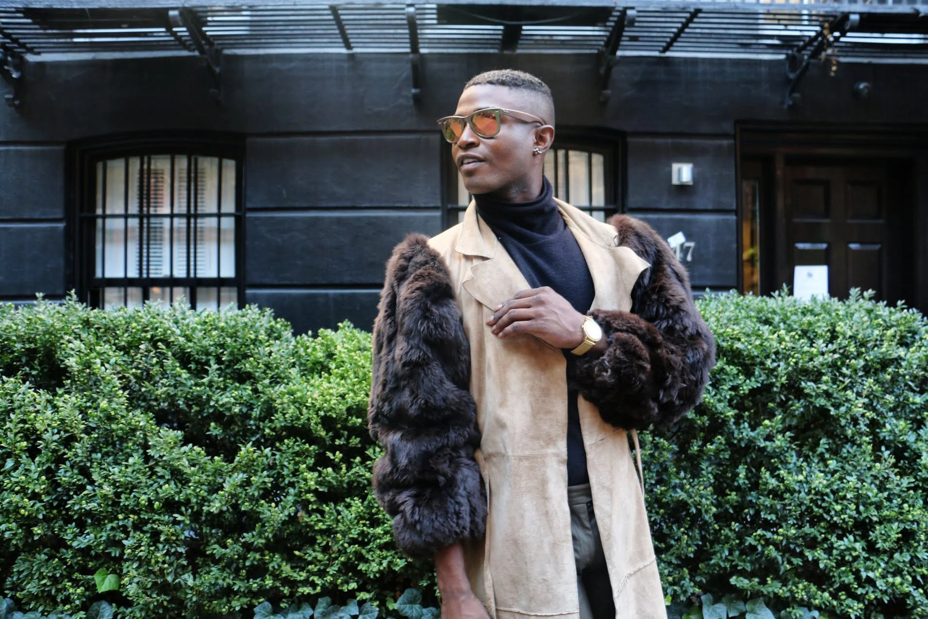 Without a focal point, and outfit can be boring, unfinished, and uninteresting. 