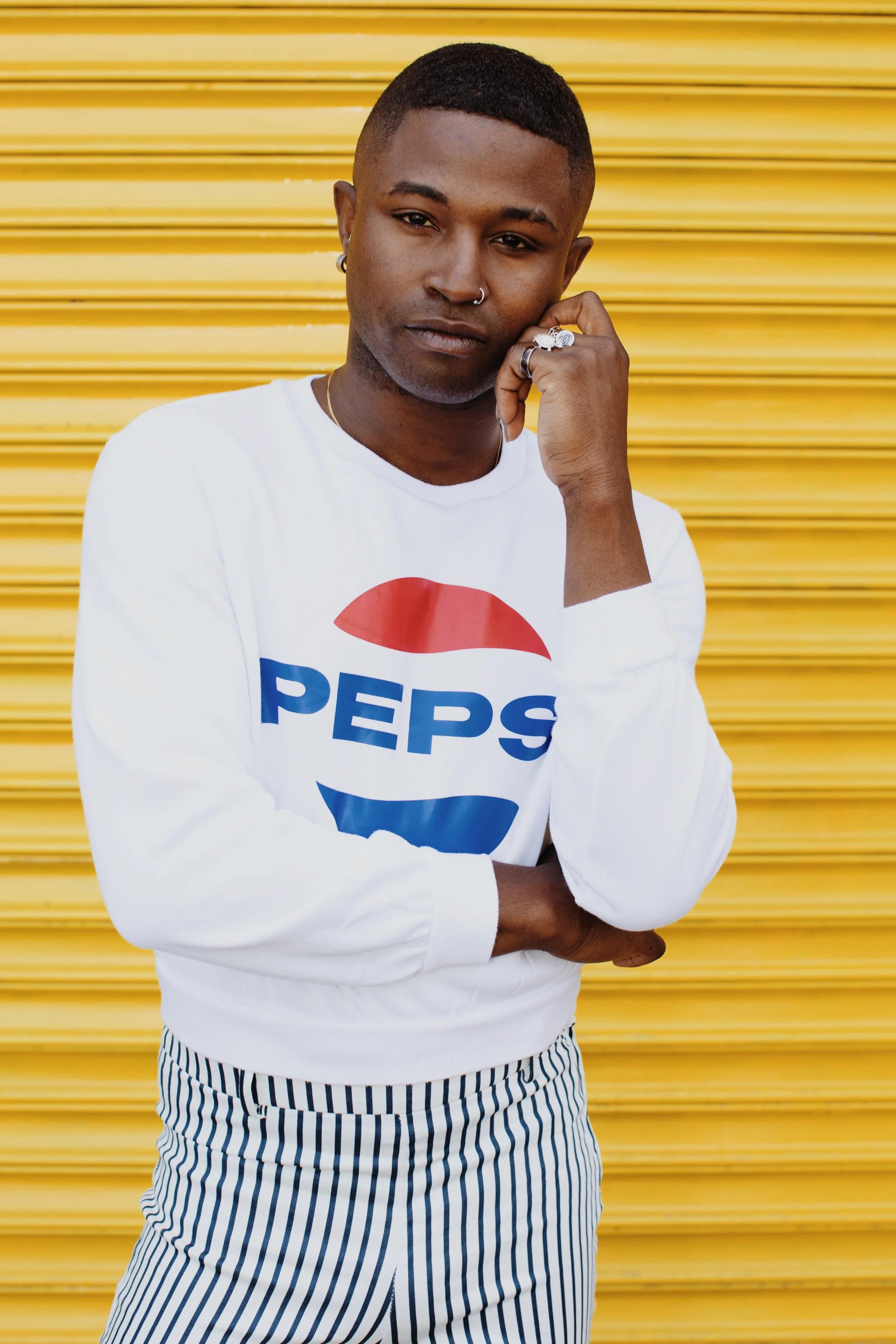 MYSTERY LOOK 116: BLUE & WHITE