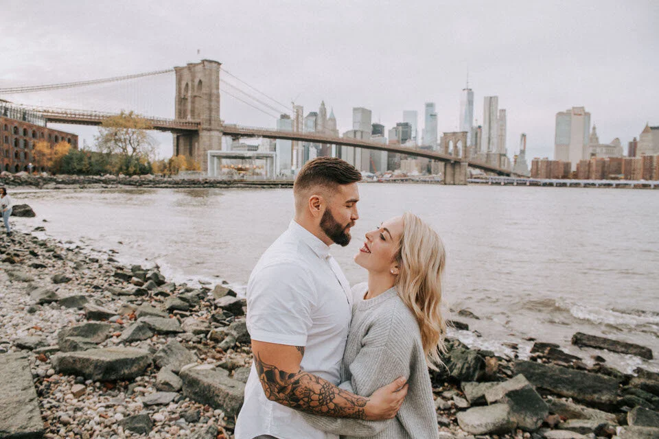 engagement photogrpahy nyc brooklun dumbo brooklyn bridge.jpg