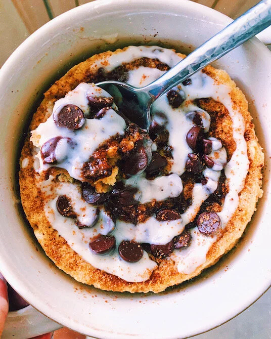 Cinnamon Roll Oatmeal Mug Cake