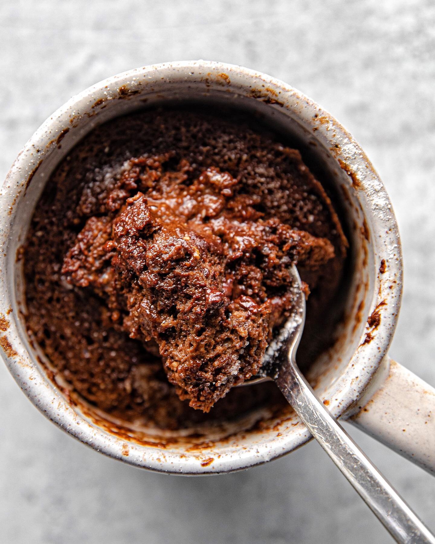 Healthy Chocolate Lava Mug Cake!!! It&rsquo;s made with oats and egg, so I won&rsquo;t judge you if you eat this for breakfast &mdash; as long as you&rsquo;re prepared for some rich, chocolate gooey goodness.

Ingredients (makes 1 mug cake)
1/4 oat f