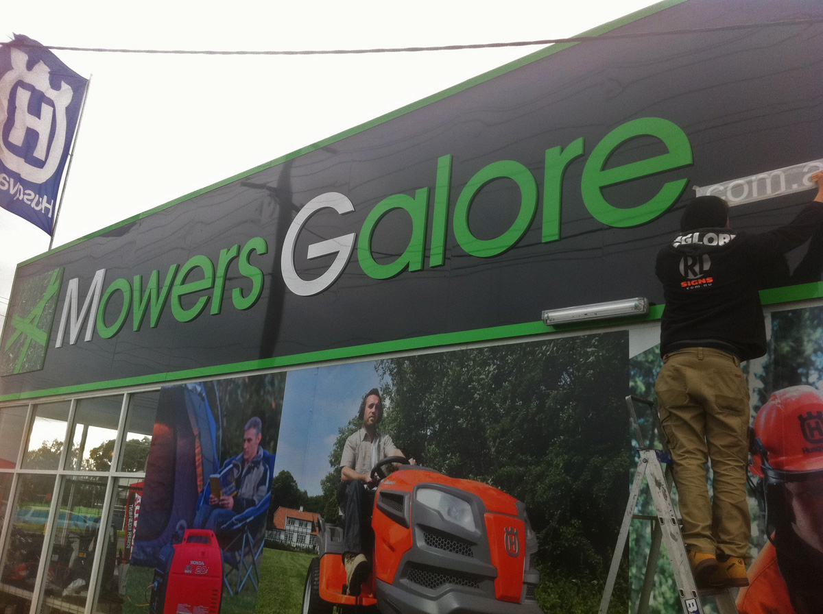 Mowers Galore Facia Signs Geelong.jpg