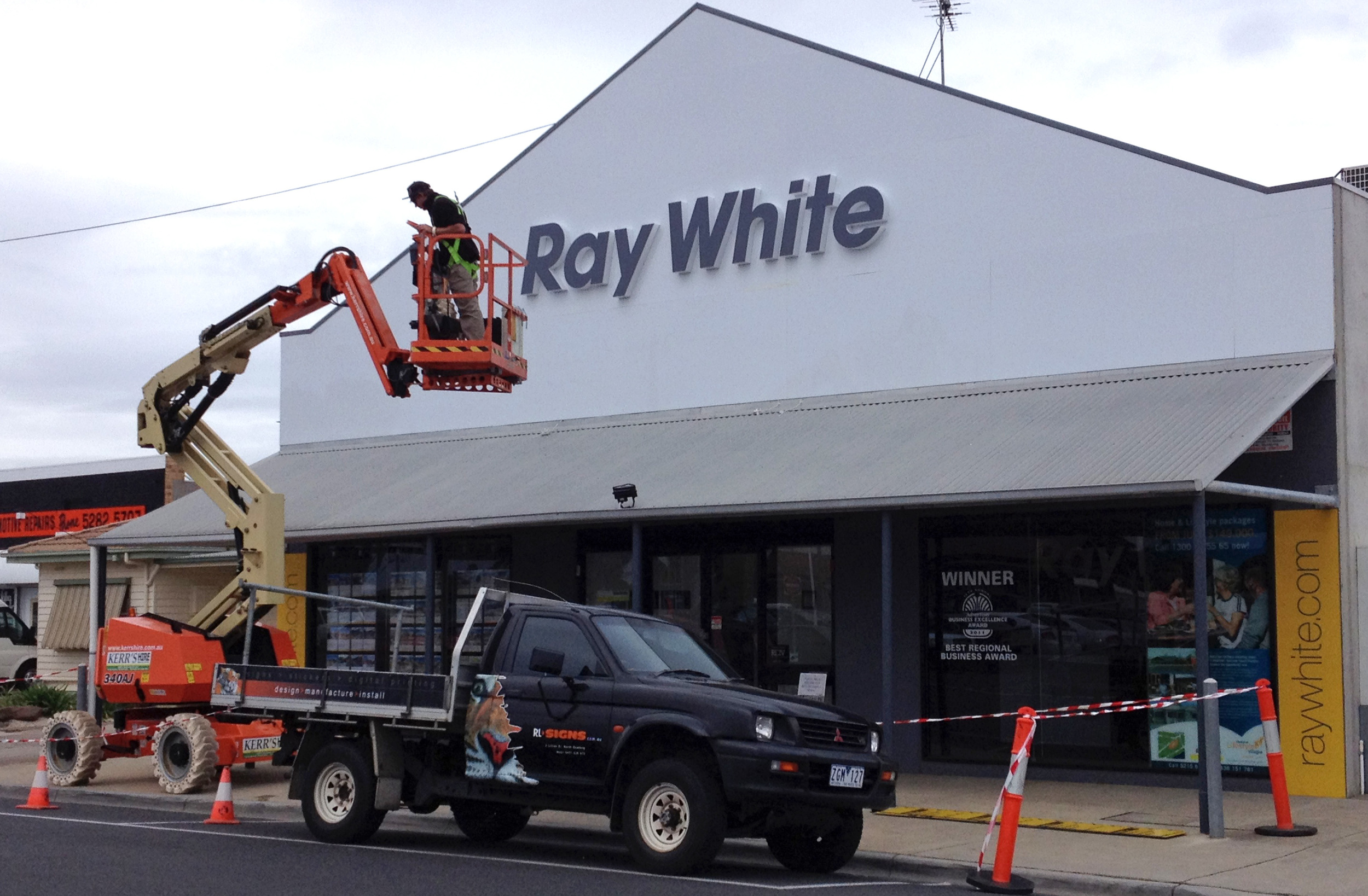 Ray White Raised Letters Signs Geelong.JPG