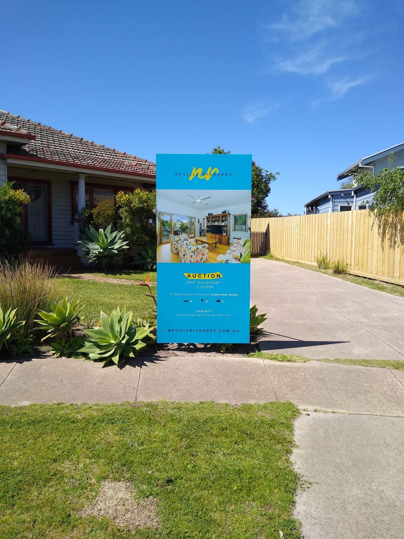 8x4 signboard Geelong Melbourne real estate.JPG