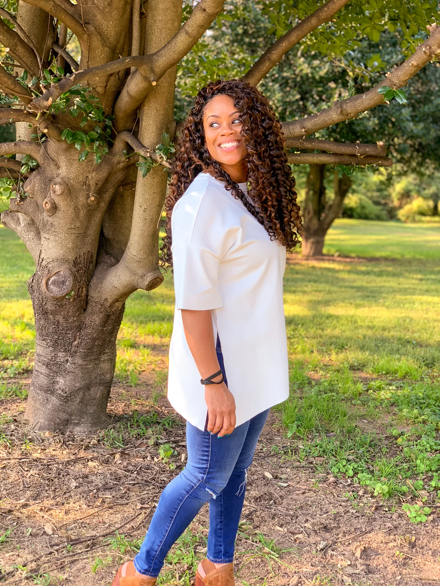 Tip: Neutral color tops make it easier to style with any bottoms and shoes, especially if you are wearing bold bottoms or shoes!