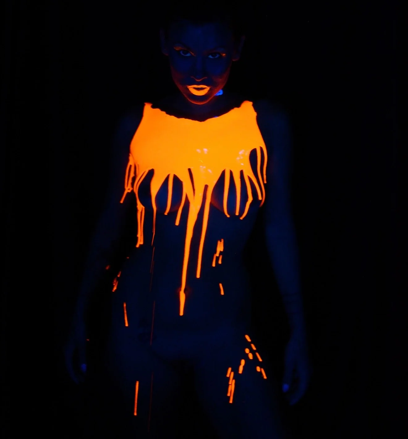 KaraBlacklightWEB (4).jpg