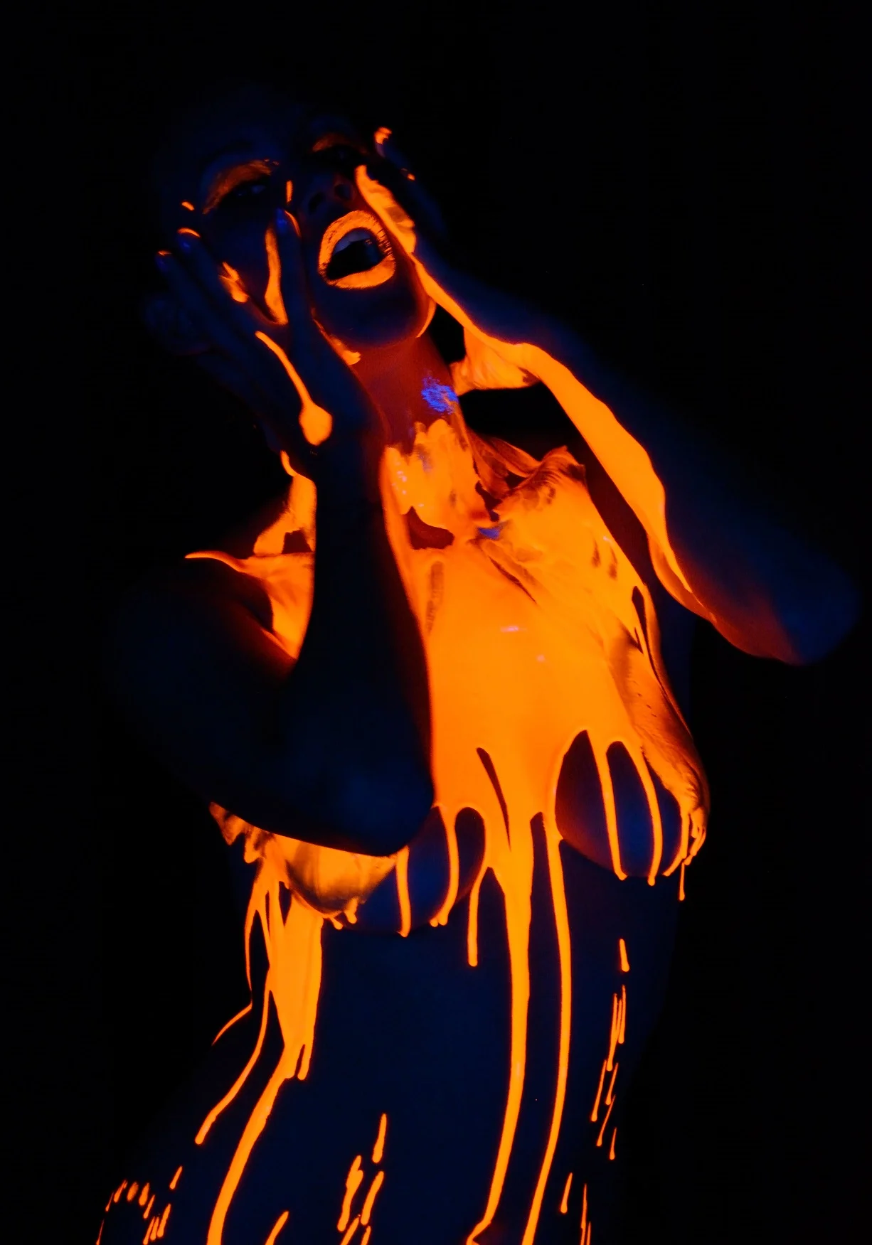 KaraBlacklightWEB (6).jpg