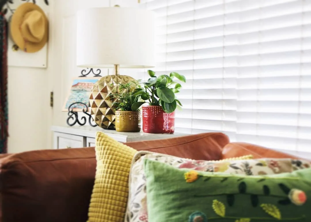 I've been staying busy in the studio and spring cleaning. Thank you to everyone for continuing to place orders. Every week I give myself time to make something new. I've been working on some planters. What do you think of these?