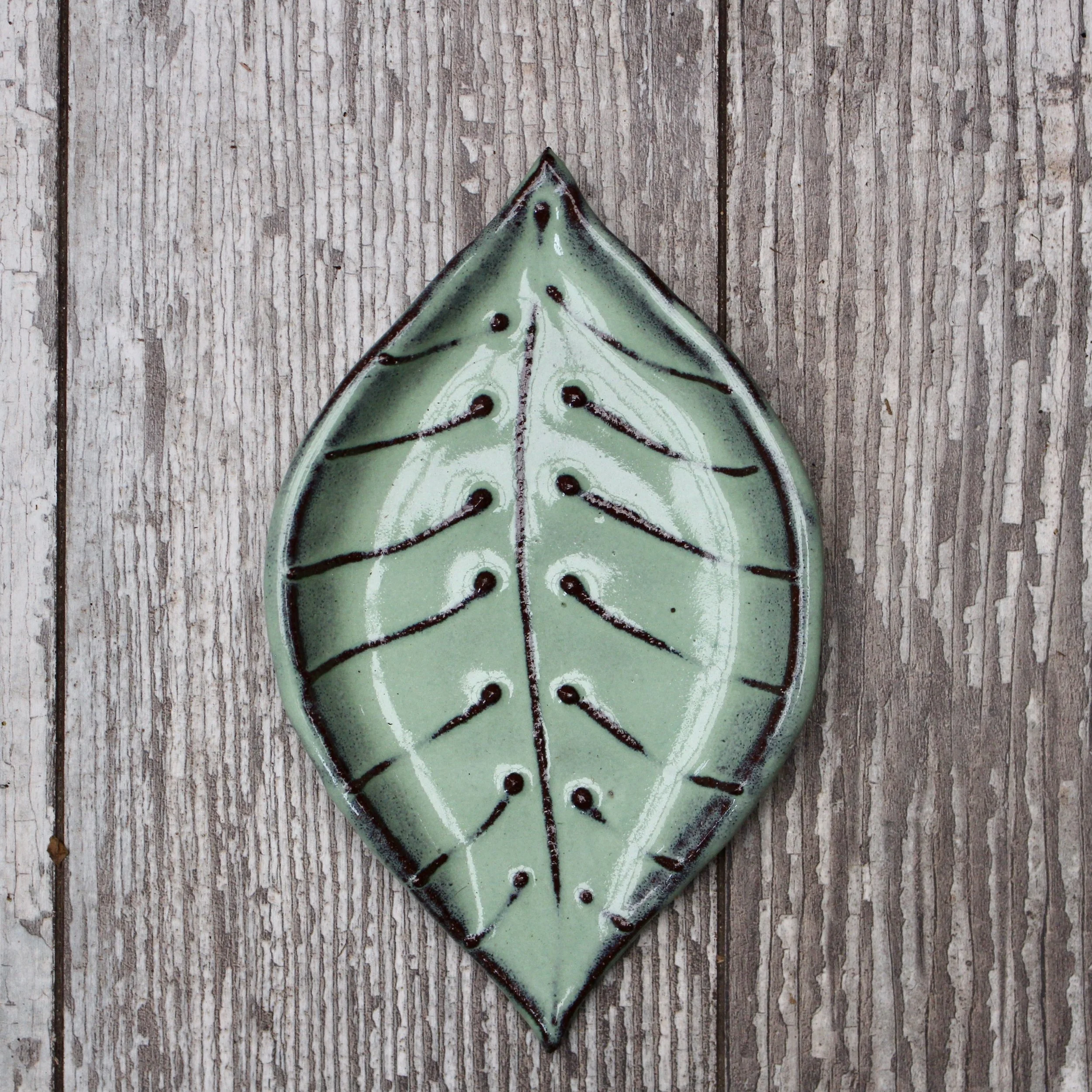 Leaf Dish in Aqua Mist