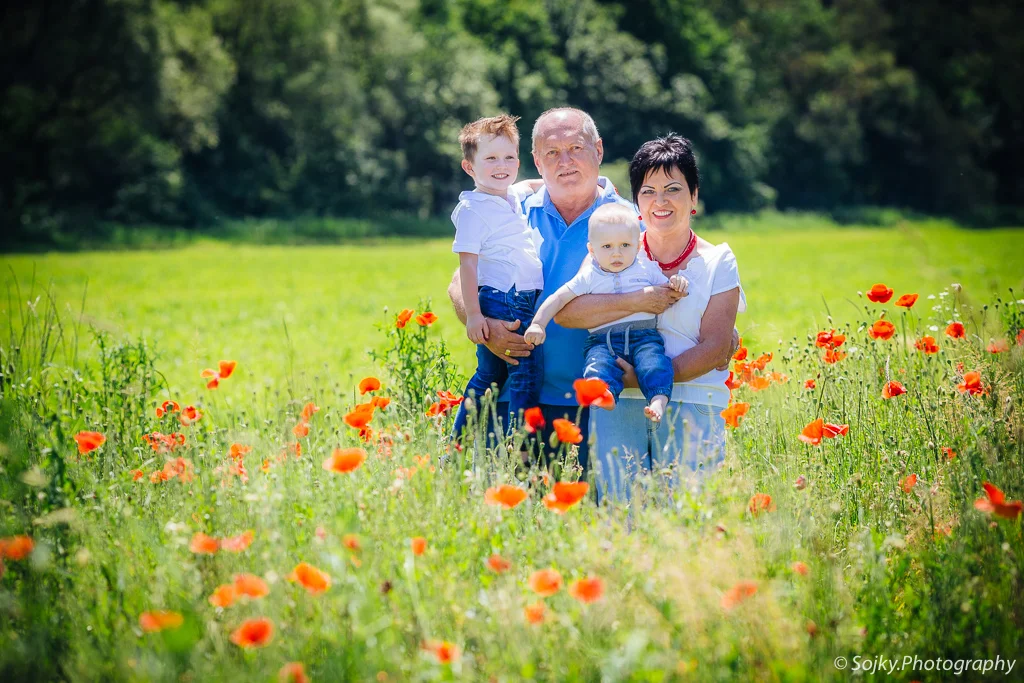 Generačné fotenie: Dominik, Paťko, Simonka, Erik & starí rodičia