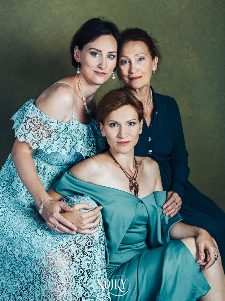 Máša, Aňa &amp; Zoja