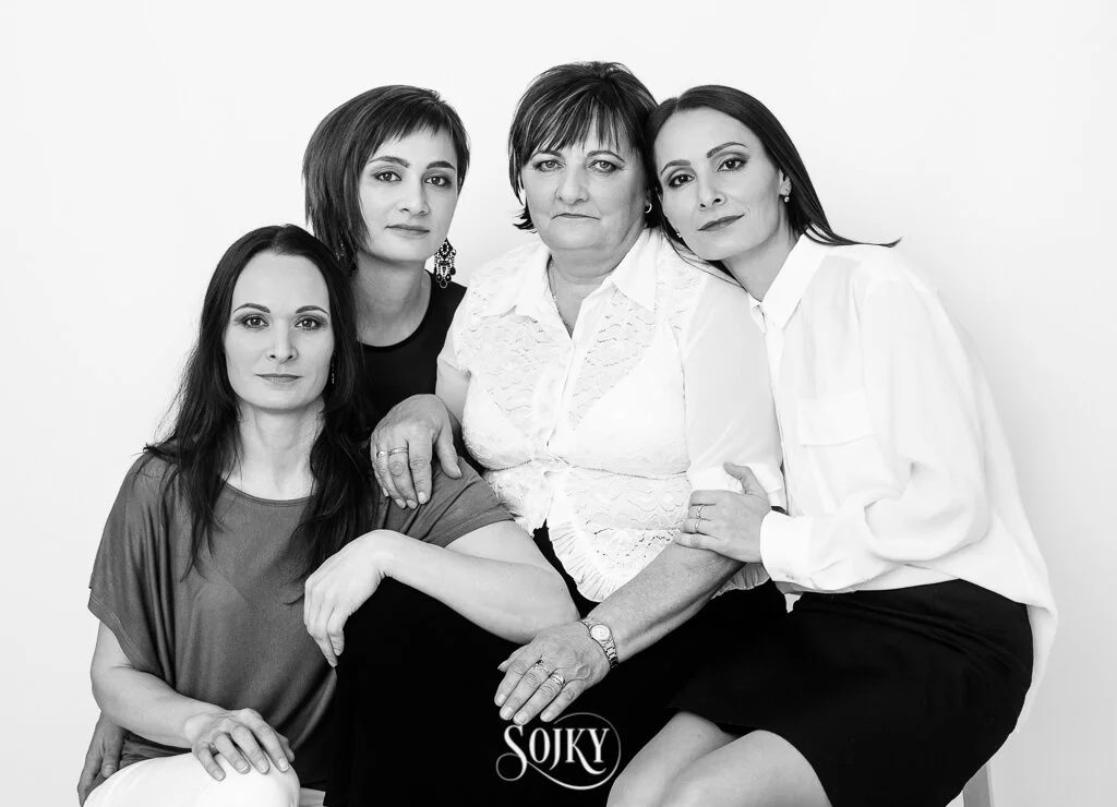 002 - 2019.12.13 - 18.04.37 - Kurekove baby-Edit.jpg