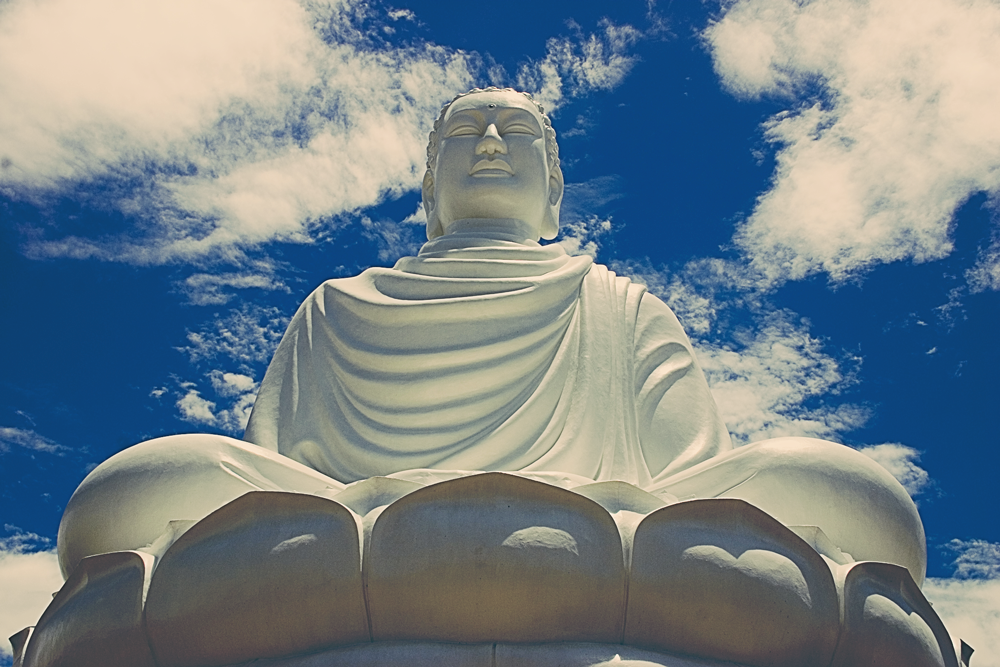 Buddha_statue,_Nha_Trang.png