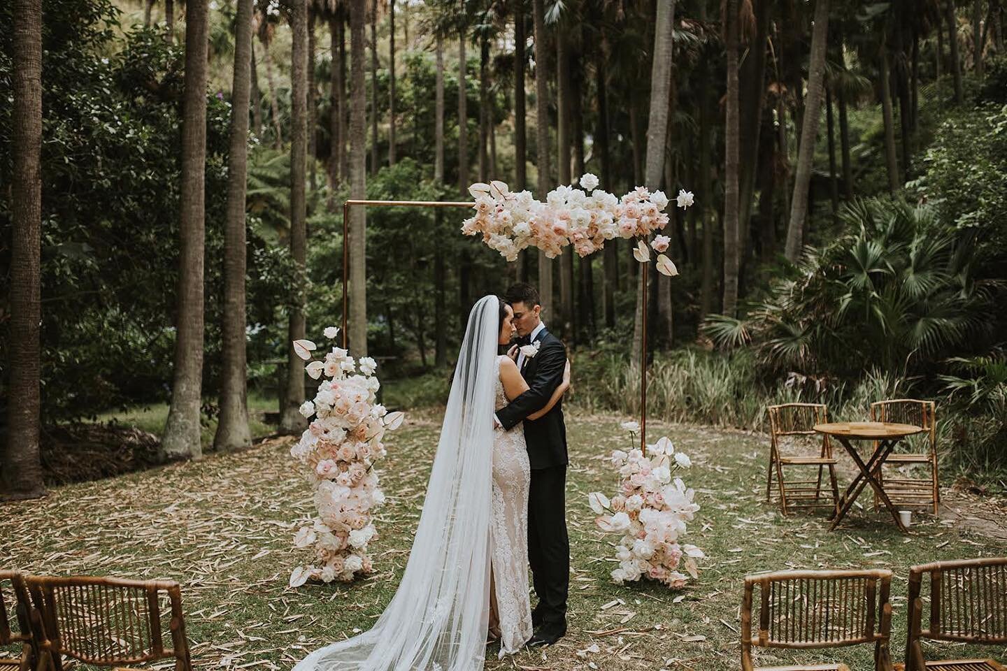 BETHANY &amp; JOSH // the cathedral style setting that is Wiltshire Park, Palm Beach. The flowers perfectly selected for their elegance, colour contrast and beauty with the anthurium a wonderful tie in to the tall palms surrounding the ceremony. 
⠀⠀⠀
