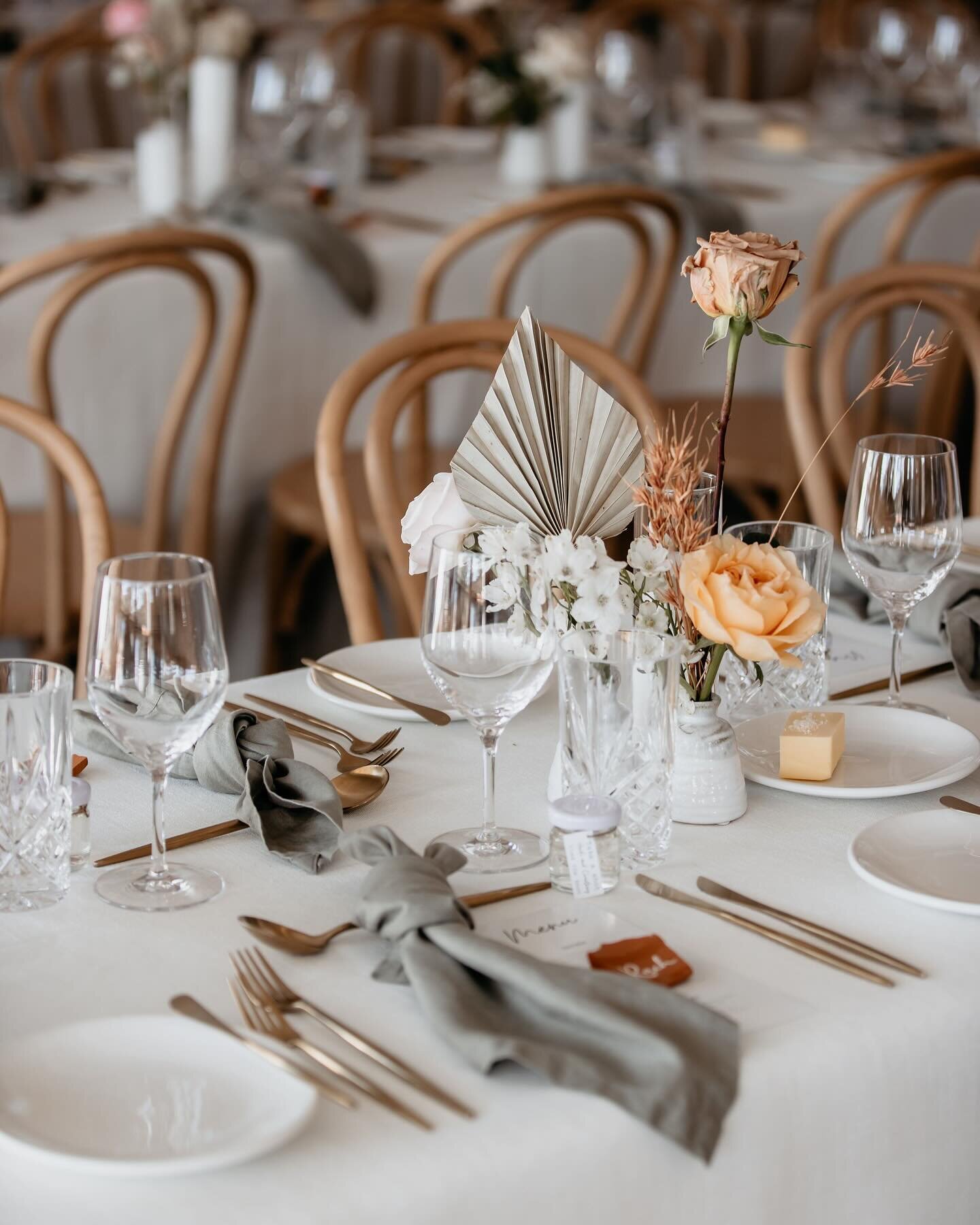 Bud vases are perfect for long table styling.
Florals can be arranged in varying heights and vases to add interest, colour and texture to table styling.

Photography @rippleweddings 
Styling @cloud9events 
Flowers @wildlotusflorist 
Tablecloths @even