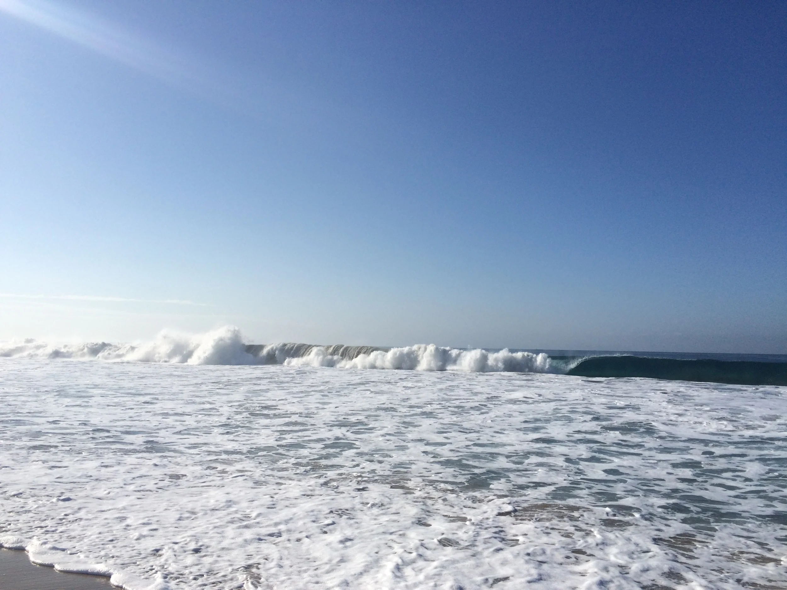 Last weekend I experienced the waves in the morning, and quickly found a weekend morning favorite spot. 