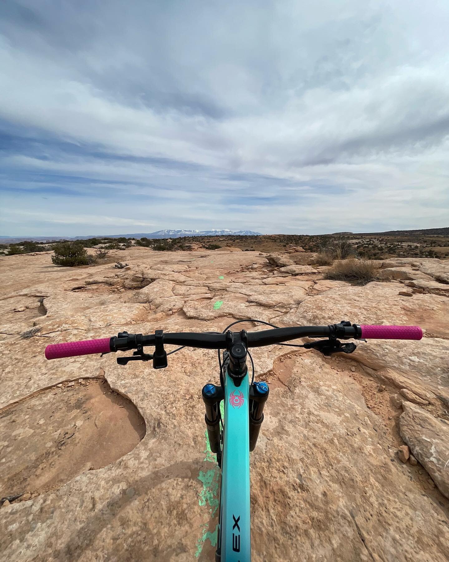 Ready for desert season &amp; corn skiing!
&bull;
&bull;
&bull;
#utah #mtb #biggerthanabar #moab #desert