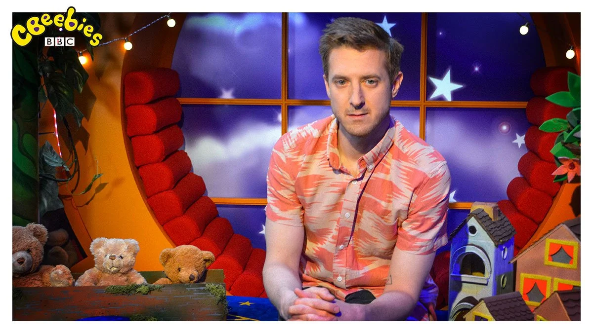 ArthurDarvill-CBeebies-Fum.jpg