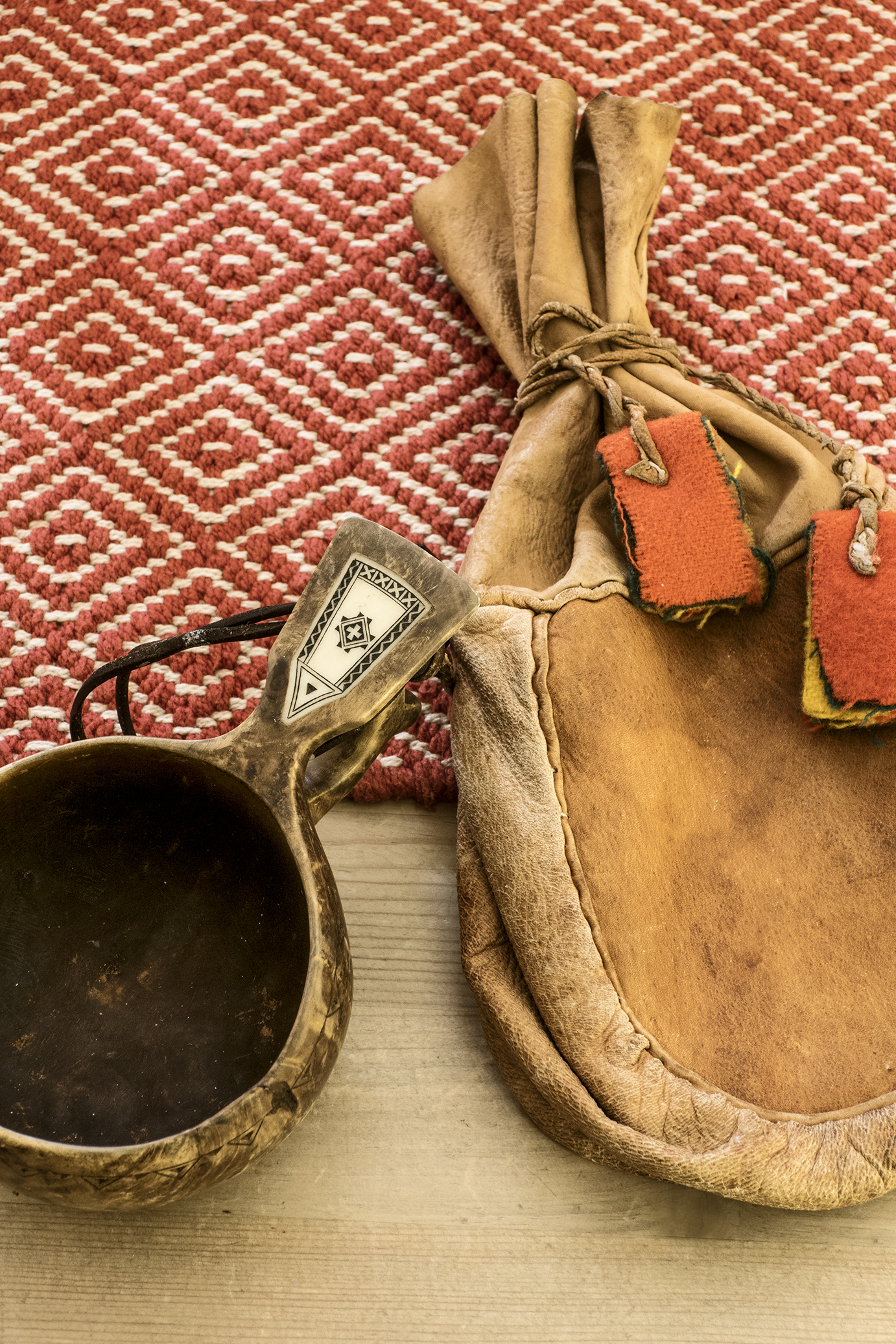 Sami cups and coffee bag