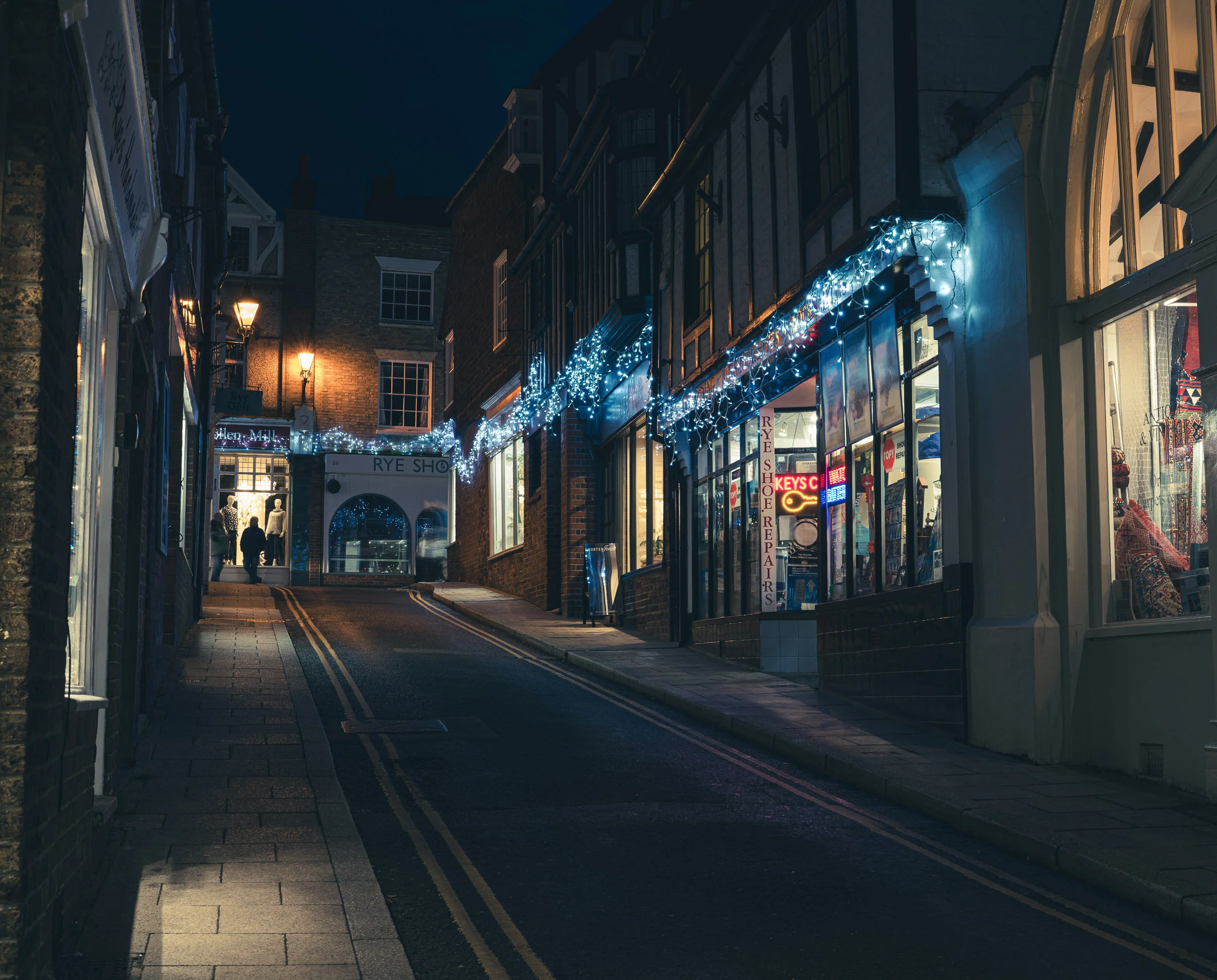 https://images.squarespace-cdn.com/content/v1/554e1c83e4b08a0248ca70c4/1625220714333-I2H3VUPPPIPA4AEUAJVS/Market%2BStreet%2BBlues.jpg