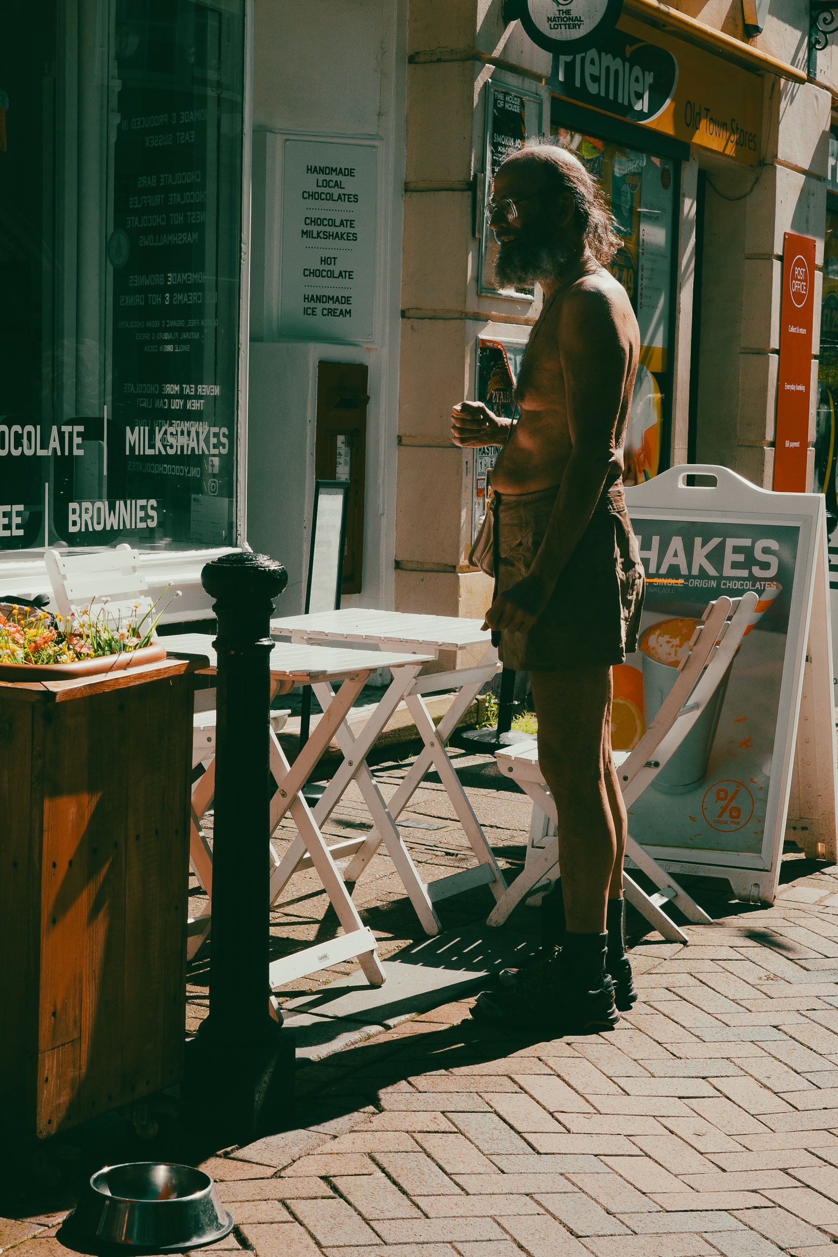 The Secret to Capturing Candid Portraits on the Streets