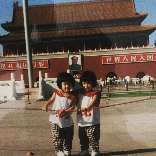 Swapping turkey for duck in Beijing this Thanksgiving week ✈️🇨🇳 will gobblegobble ALL the 🍜🍡🍵 #seeyouintenpounds #whichtwinisme #notsure #help