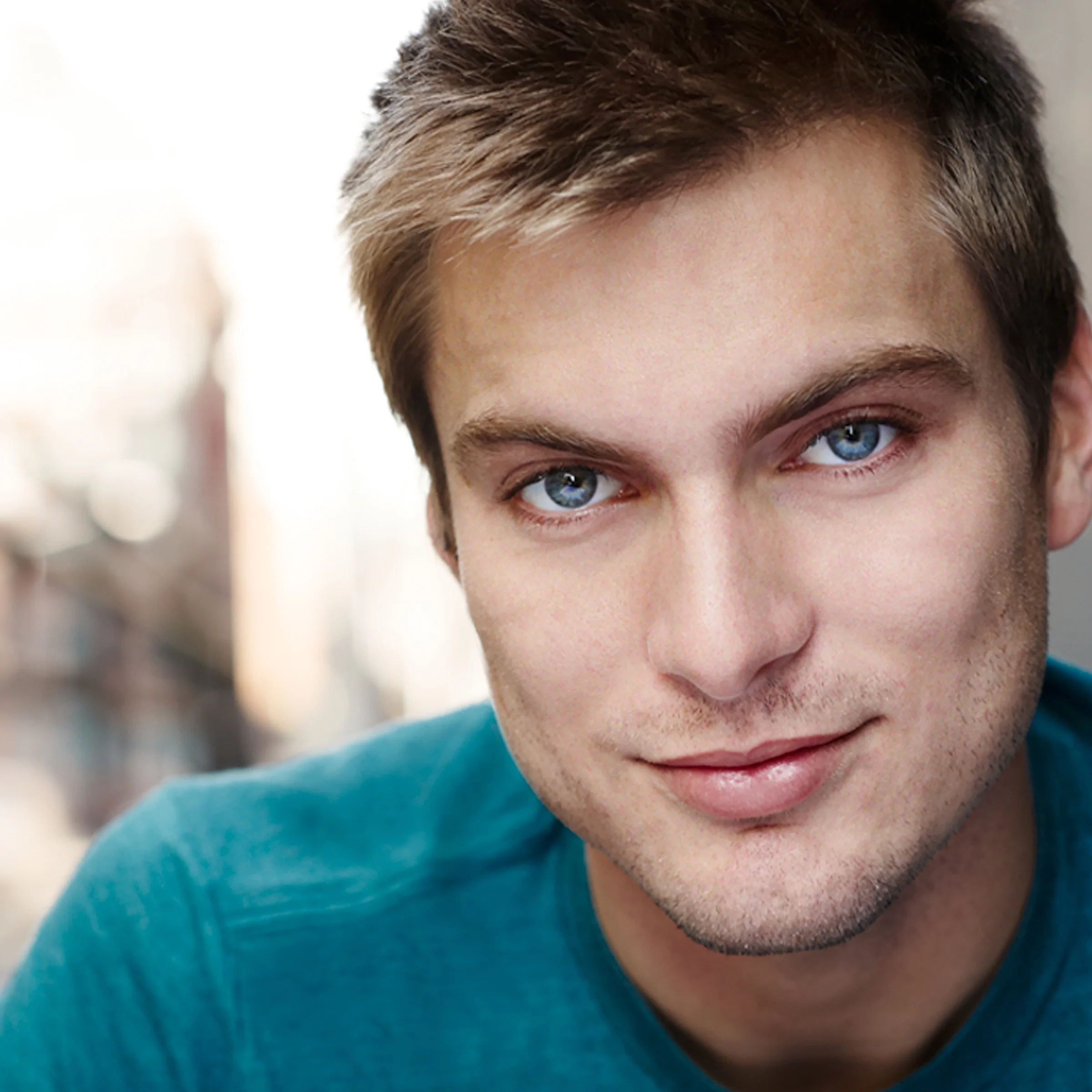 Landon_Leicester headshotcom.jpg