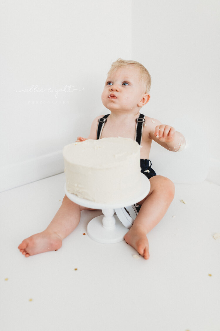 Abbie Wyatt Photography - Newborn, Baby & Cake Smash Photographer - Hemel Hempstead 2.jpg