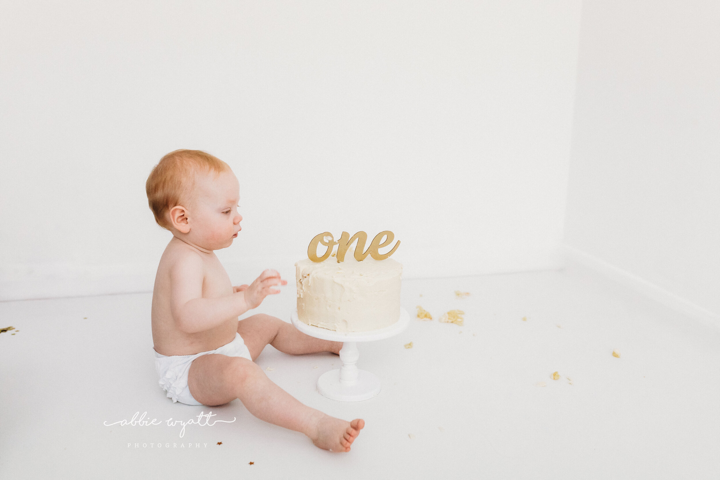 Abbie Wyatt Photography - Newborn, Baby & Cake Smash Photographer - Hemel Hempstead 18.jpg