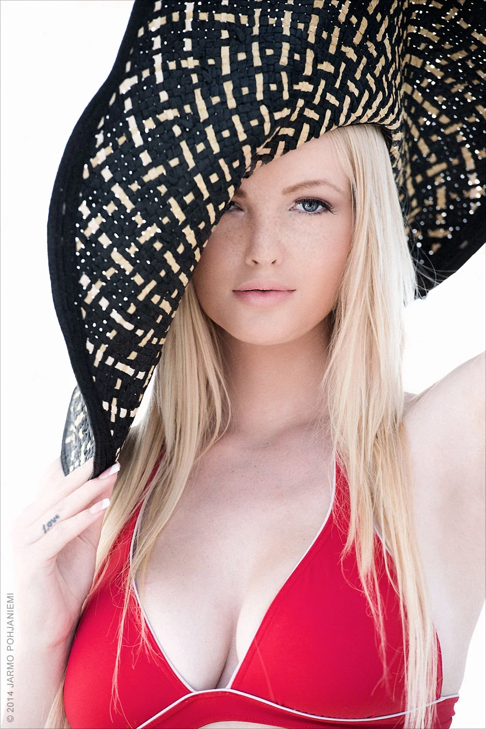 Zienna-Hat-Freckles.jpg