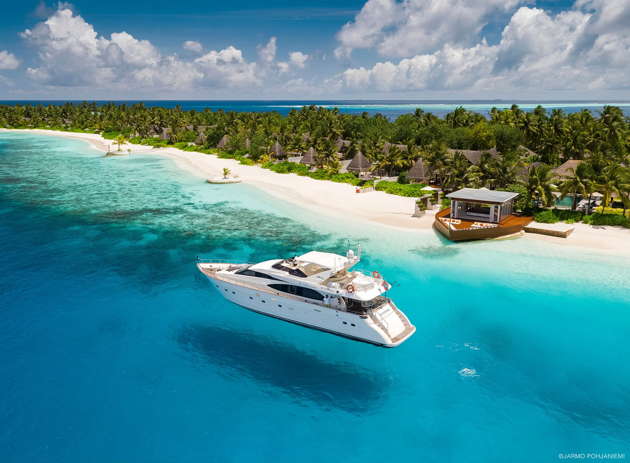 Maldives-yacht-Jarmo-Pohjaniemi.jpg