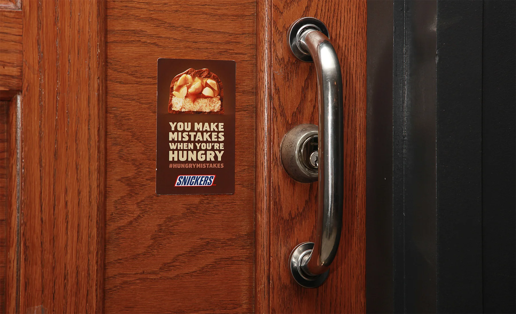 snickers_ooh1.jpg