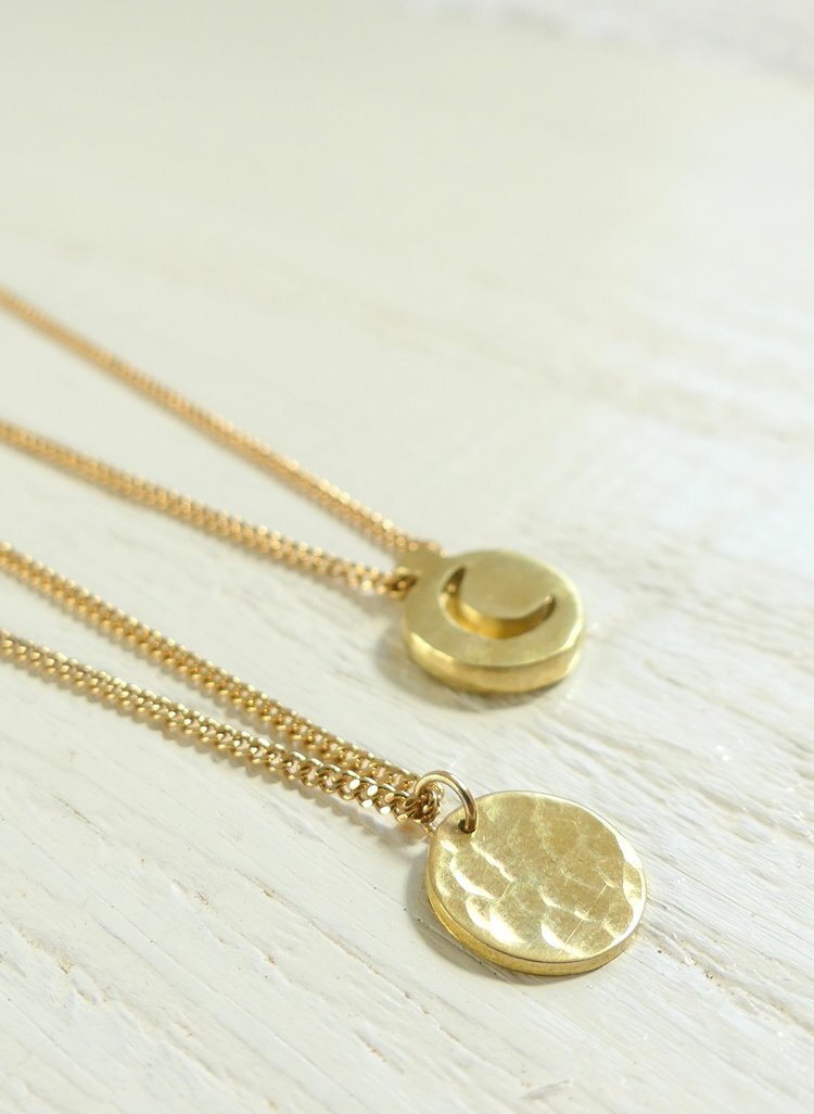 Featured image of post Affordable Minimalist Jewelry Brands : · the best affordable brands to buy minimalist jewelry.
