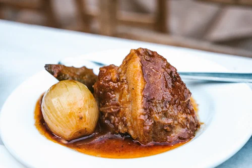 Corfu S Oldest Taverna Has A Menu As Rich As Its History Travlr Blog A simple way to make stifado (a beef & onion ragout with tomato and vinegar sauce) it really tastes great and so easy. corfu s oldest taverna has a menu as